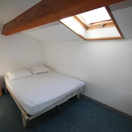 D'angle Pour 6 Personnes, 3 A L'etage, Les Marines Avec Piscine Commune, 200m De La A Lrma65b