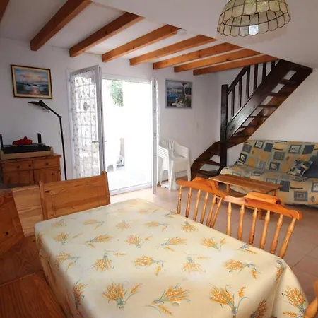 Villa D'angle Pour 6 Personnes, 3 A L'etage, Les Marines Avec Piscine Commune, 200m De La A Lrma65b