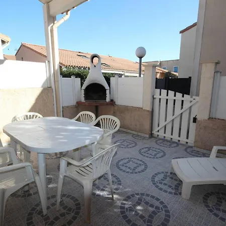 D'angle Pour 6 Personnes, 3 A L'etage, Les Marines Avec Piscine Commune, 200m De La A Lrma65b