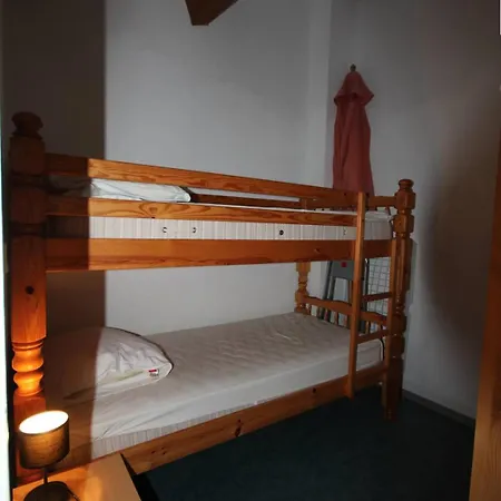 Villa D'angle Pour 6 Personnes, 3 A L'etage, Les Marines Avec Piscine Commune, 200m De La A Lrma65b *