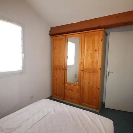 D'angle Pour 6 Personnes, 3 A L'etage, Les Marines Avec Piscine Commune, 200m De La A Lrma65b Portiragnes